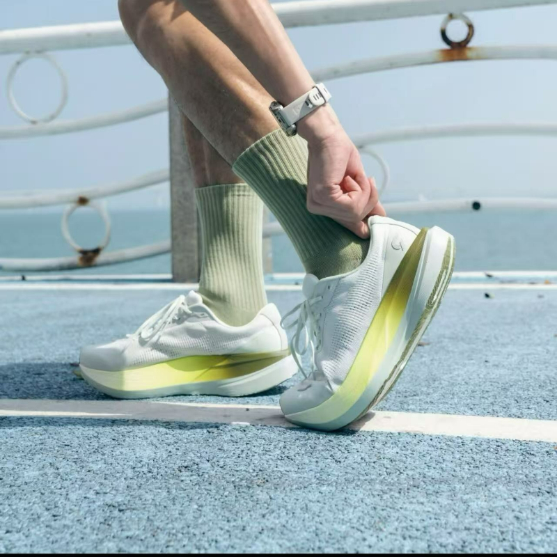 Scarpe da Corsa Professionali  - Outdoor Sport Flooring recensione e prezzo