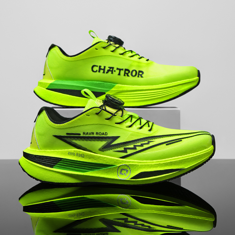 Nuove Scarpe da Corsa su Strad - Outdoor Sport Flooring recensione e prezzo