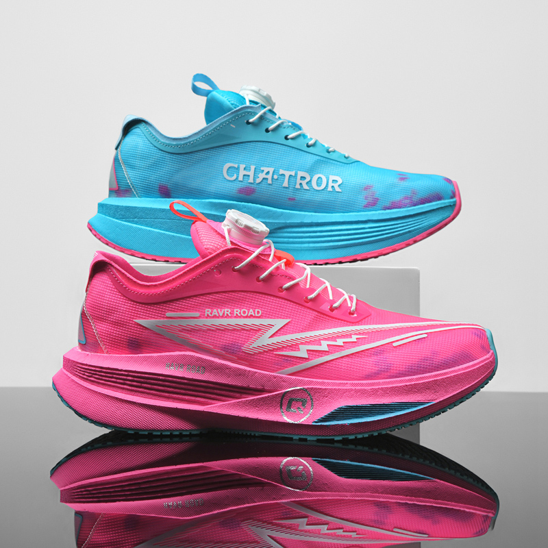 Nuove Scarpe da Corsa su Strad - Outdoor Sport Flooring recensione e prezzo