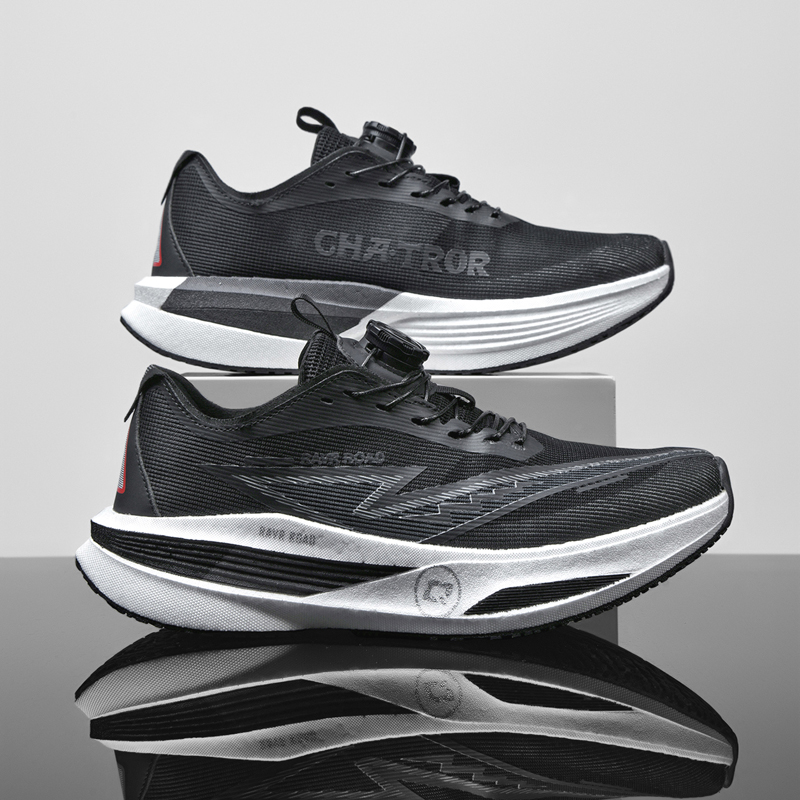 Nuove Scarpe da Corsa su Strad - Outdoor Sport Flooring recensione e prezzo